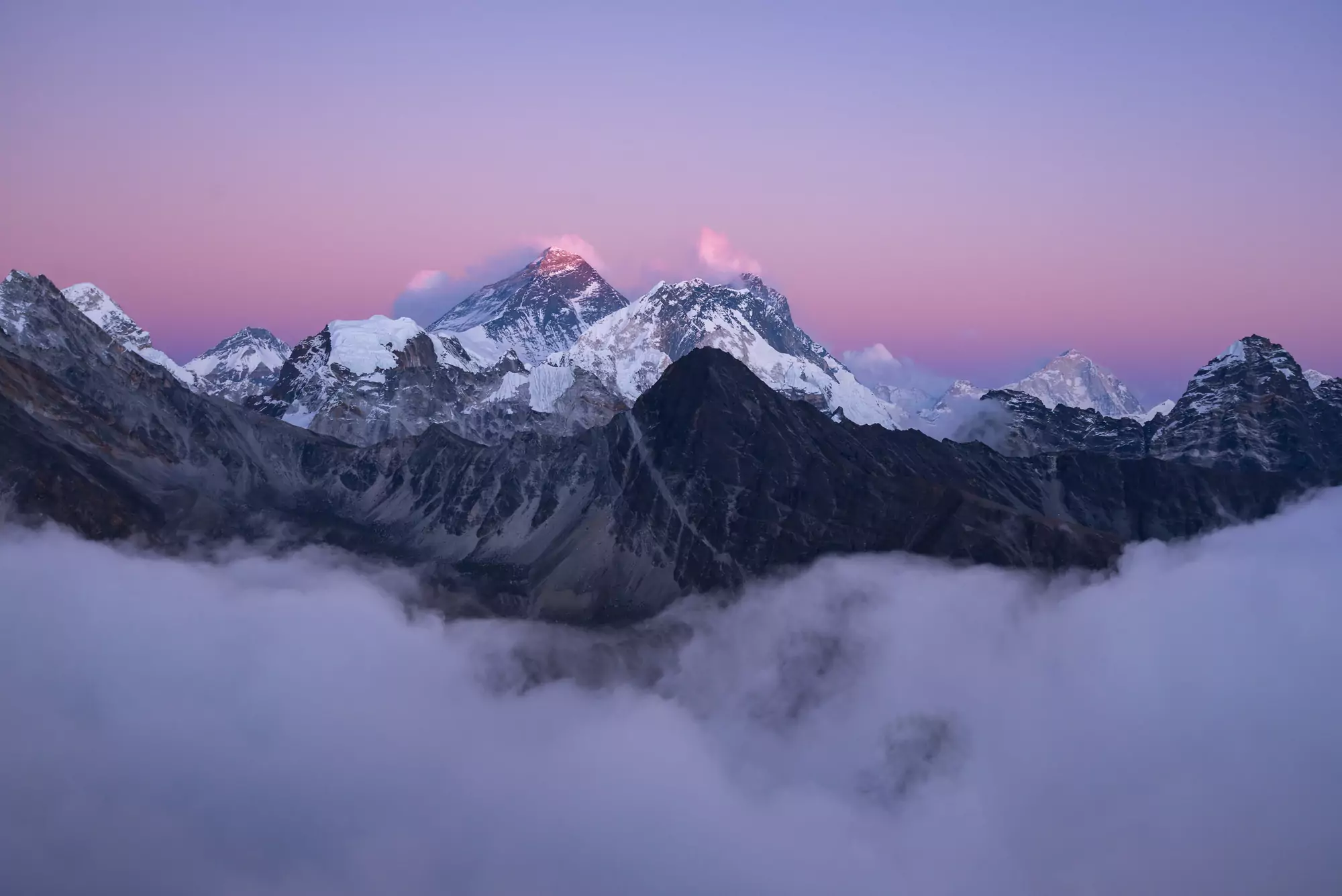 bg-hero-mountain-1